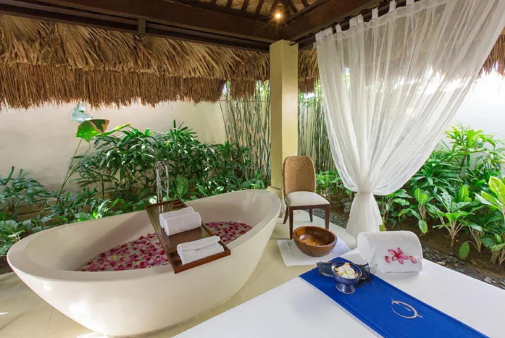 Crimson Resort & Spa Mactan 5