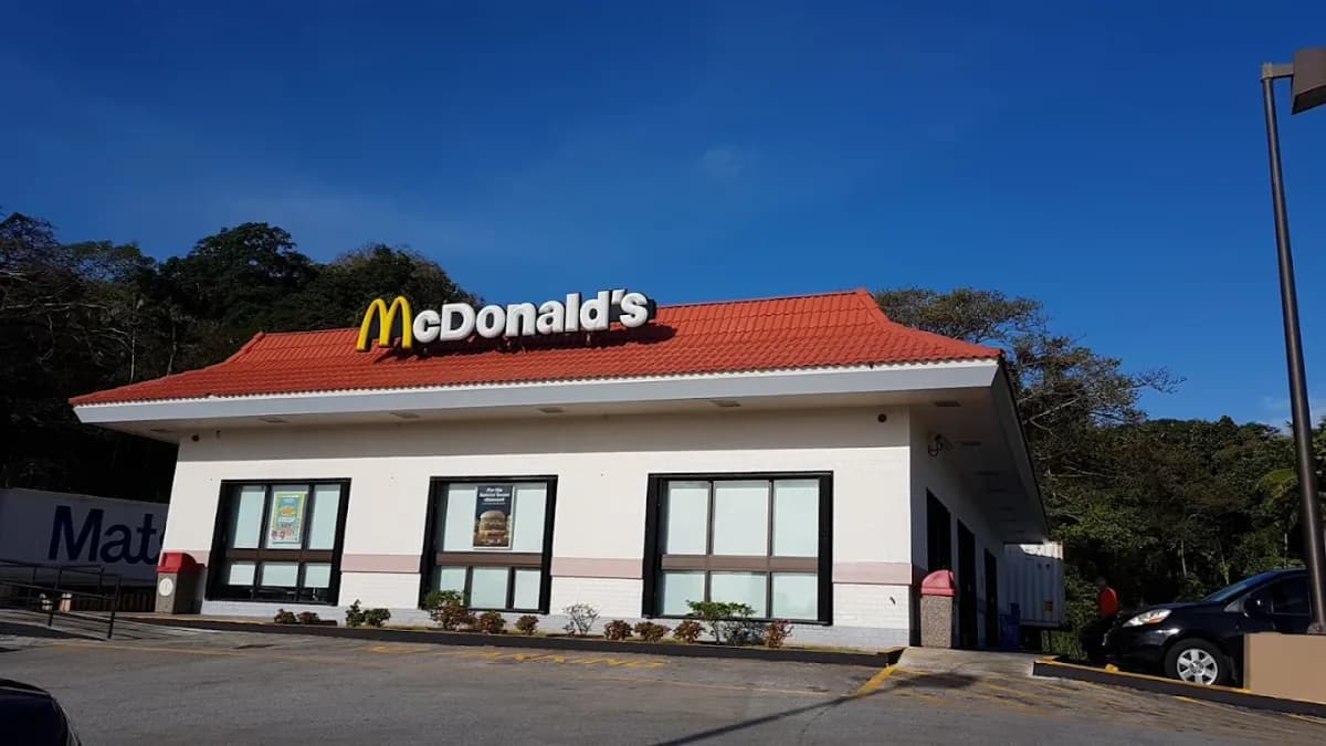 Mc Donald's - Hagatna 3