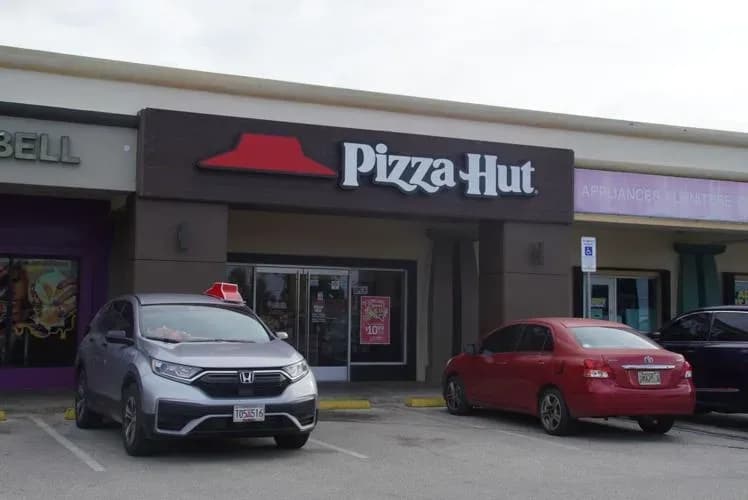 Pizza Hut -- Mangilao 2
