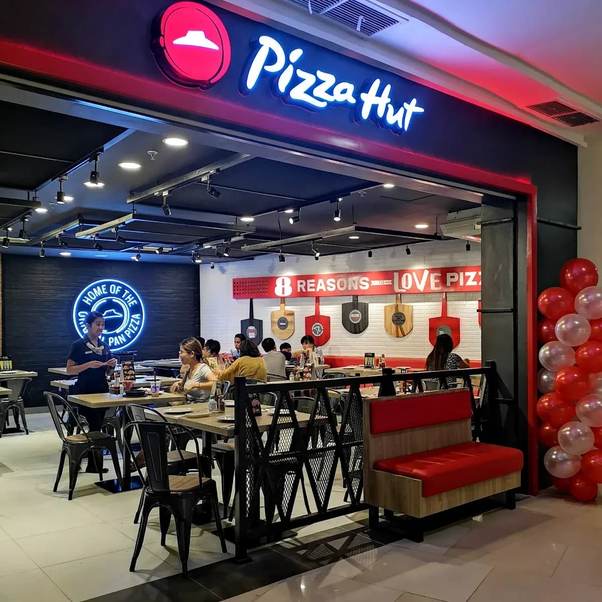Pizza Hut Ayala Center Cebu 2