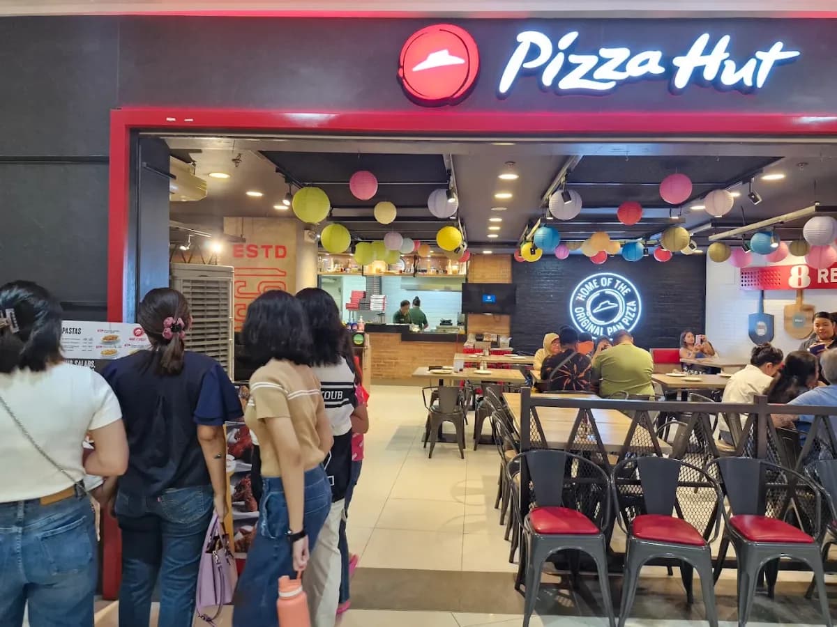 Pizza Hut Ayala Center Cebu 3