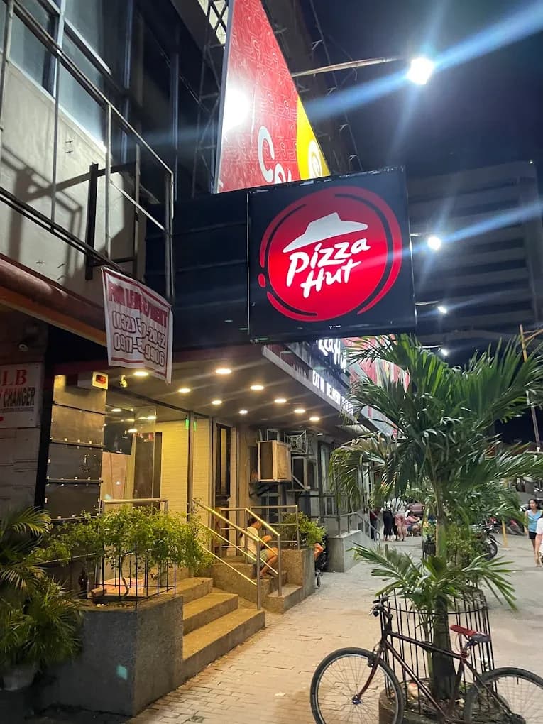 Pizza Hut Fuente Osmeña 2