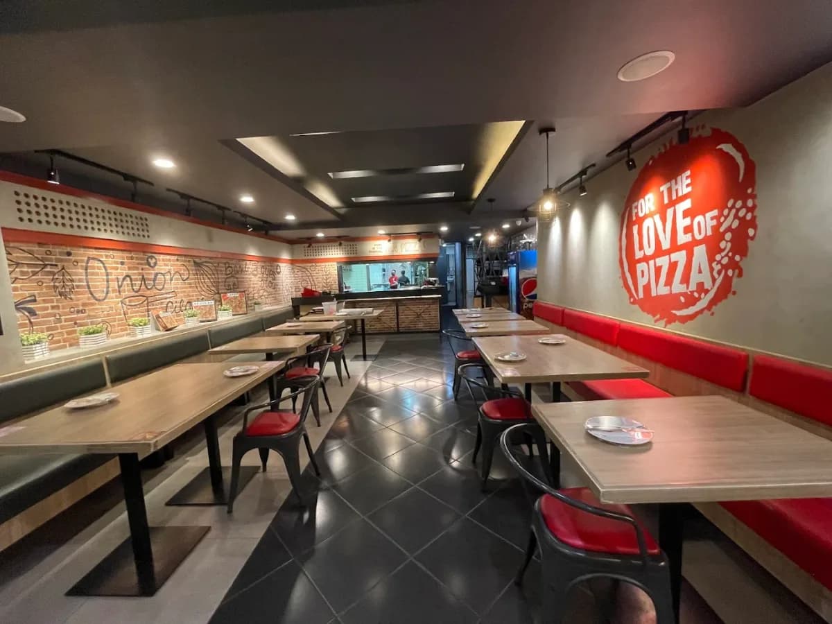 Pizza Hut Fuente Osmeña 4