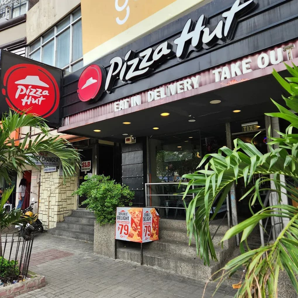 Pizza Hut Fuente Osmeña 3