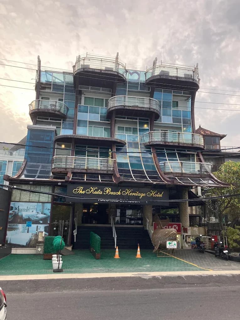 Kutabex Beach Front Hotel 3