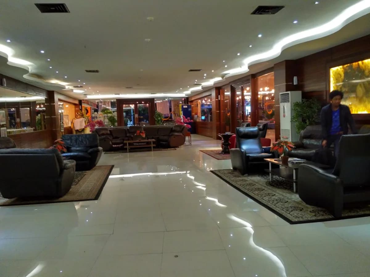 Kutabex Beach Front Hotel 5