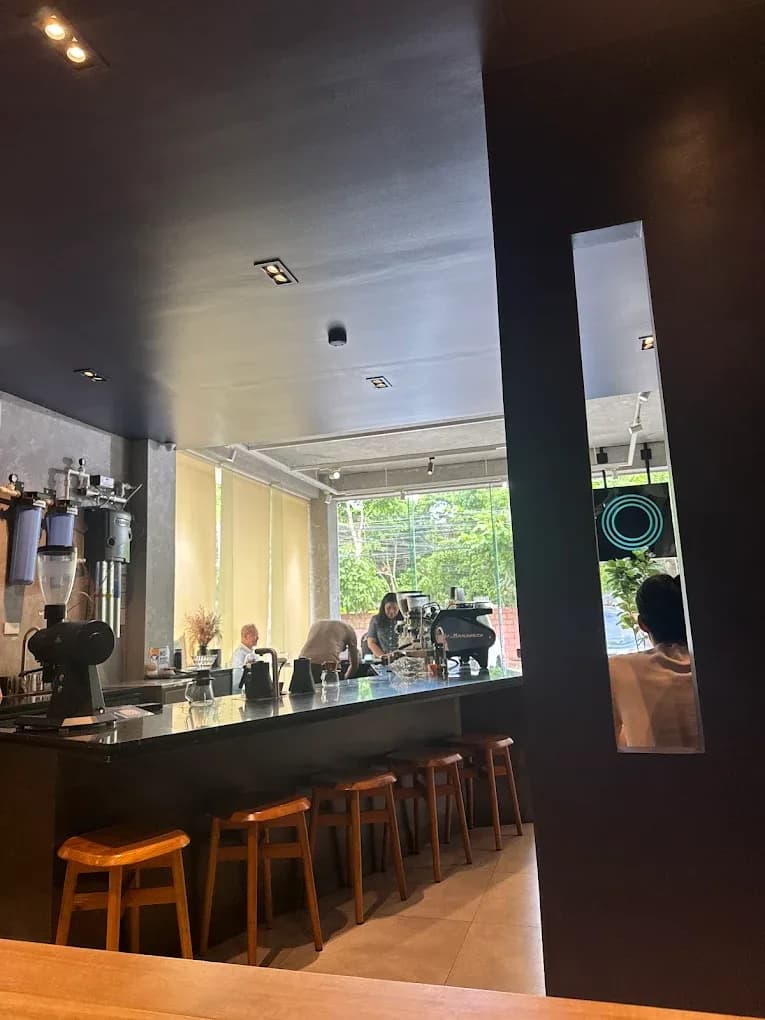 Tightrope Coffee - M. L. Quezon Avenue 4