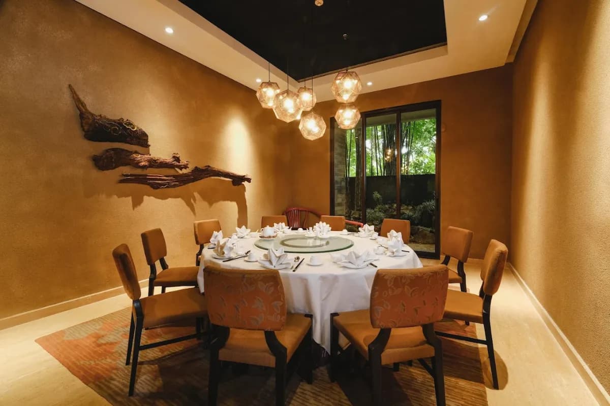 Liu Li Palace Seafood Restaurant 4