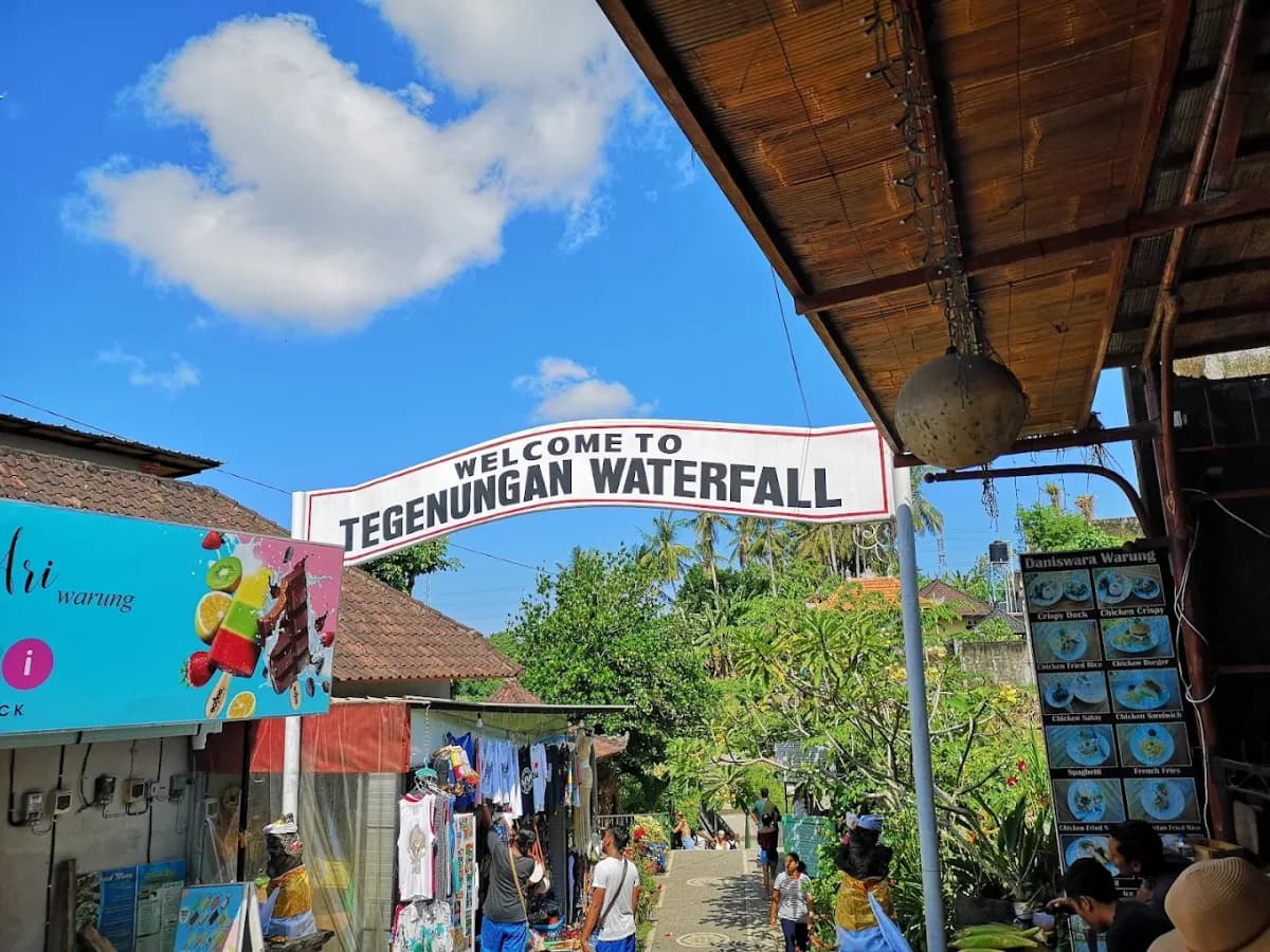 Tegenungan Waterfall 2