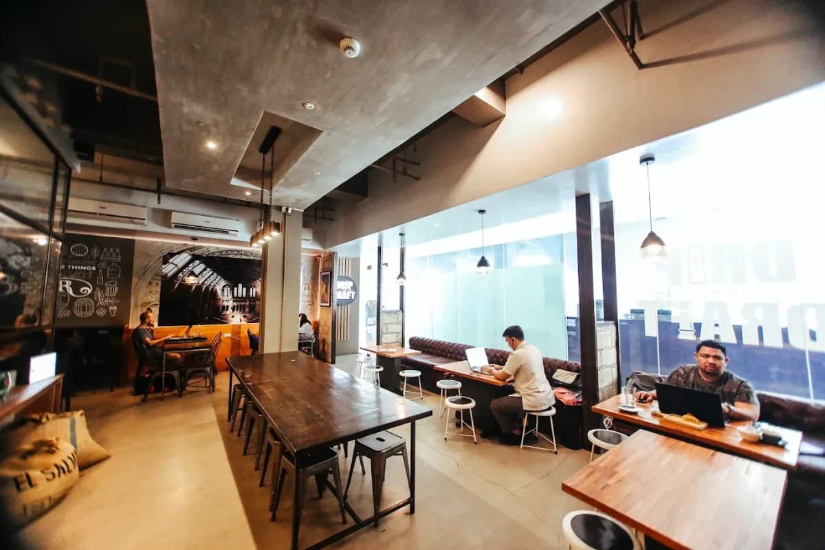 Drip and Draft - Streetscape Mall 5