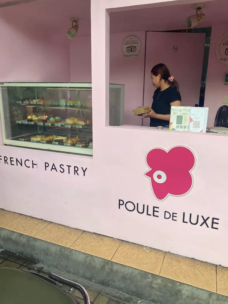 Poule de Luxe - Jl. Mertanadi No.60a 3